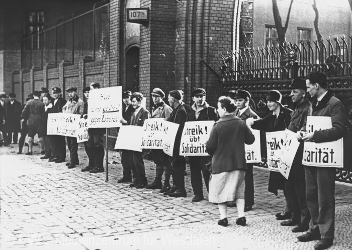Vergesellschaftung ist nicht neu: Durch den politischen Druck der Märzstreiks 1919 wurde ein Artikel zur Vergesellschaftung in die Weimarer Verfassung aufgenommen.